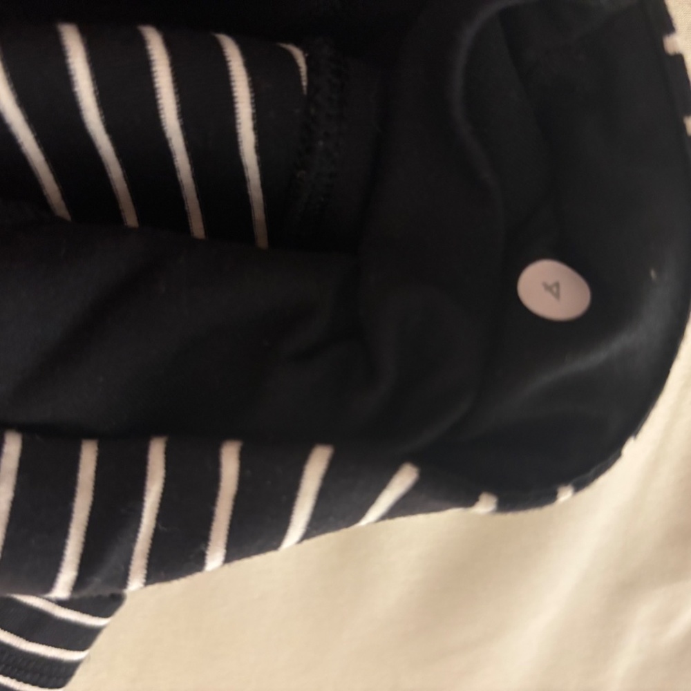 Lululemon Parallel Stripe Wunder Under Size 4 - image 4